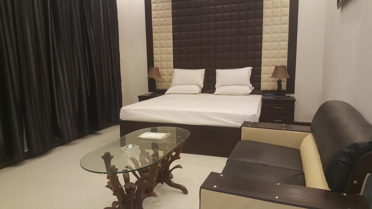 Gulberg Continental Hotel Lahore Exterior photo
